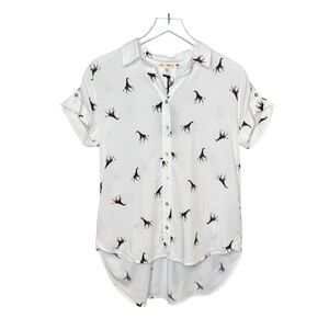 NEW Jane And Delancey White Giraffe Print Women’s Short Sleeve Button Shirt Sz S